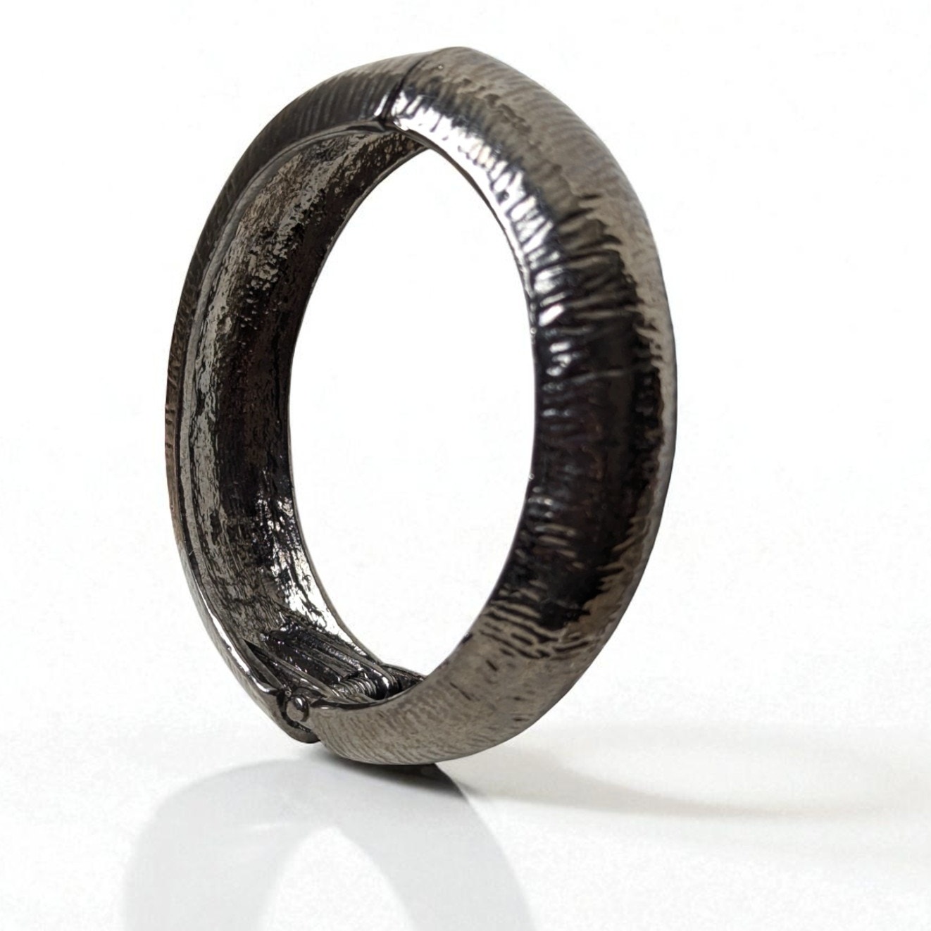 Dark Silver Pewter Fashion Hammered Metal Hinged Bracelet Cuff 9$